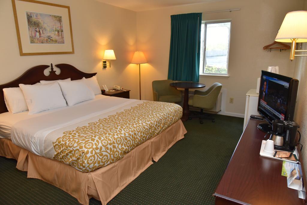 Econo Lodge Cherry Point ハブロック エクステリア 写真